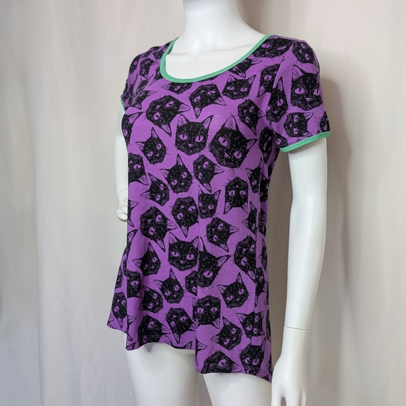 Purple & Black Cat Face Print Long Length Scoop Neck Short Sleeve Top - Picture 2 of 6